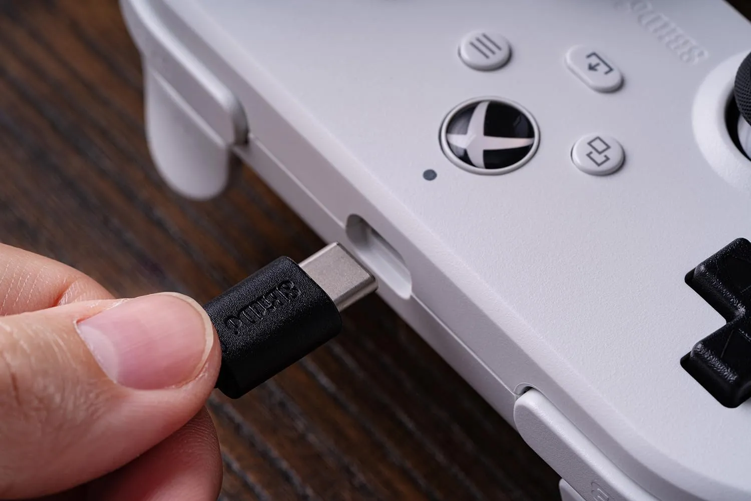 8Bitdo Pro 2 Wired Controller Hall Ed. for Xbox   Game Pass Code (White) (82BB)