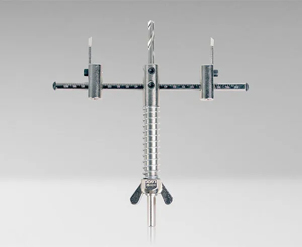 Adjustable Round Hole Cutter w/ Vacuum Port, 9"