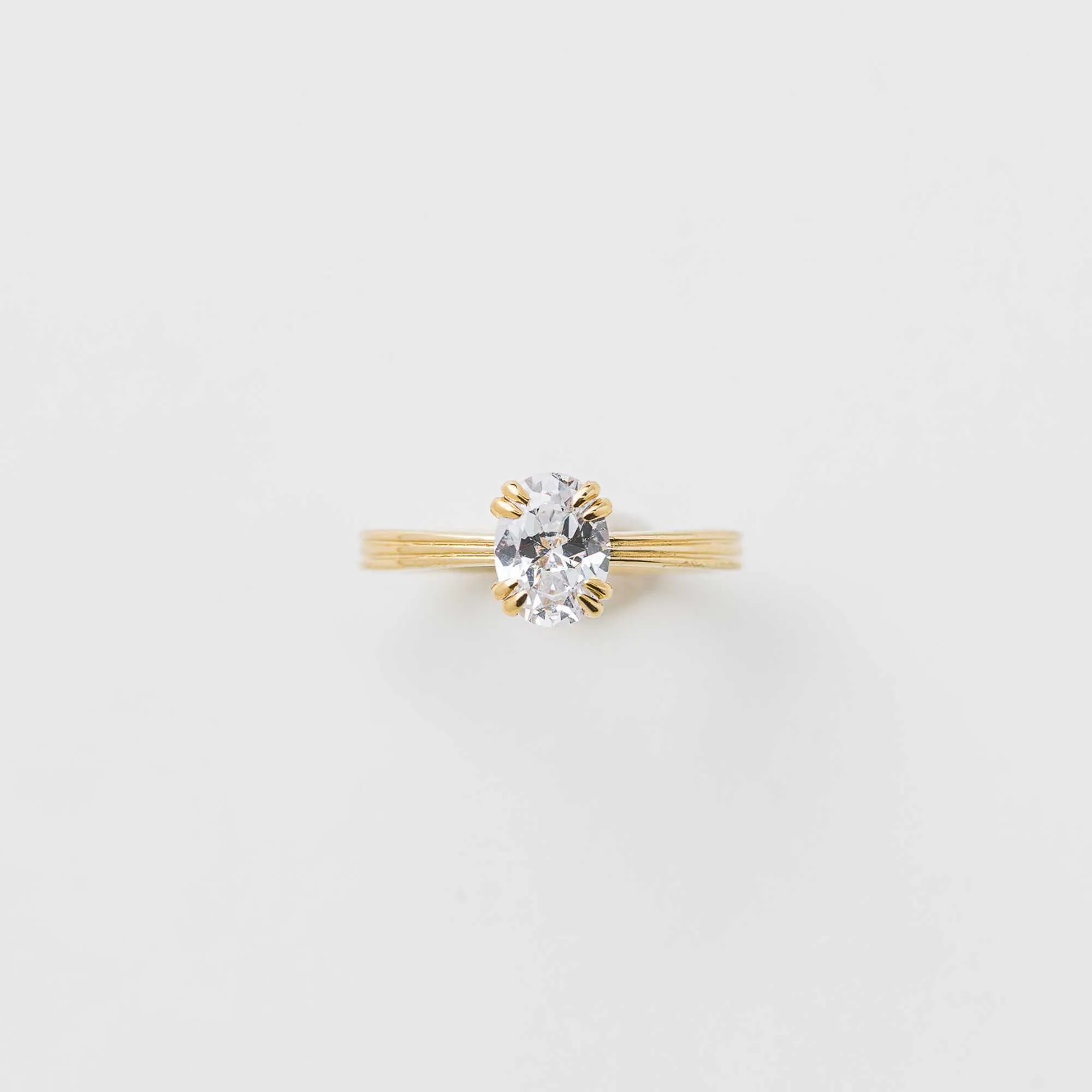 Lab-Grown Diamond Oval Double Claw Ring in 14k Gold