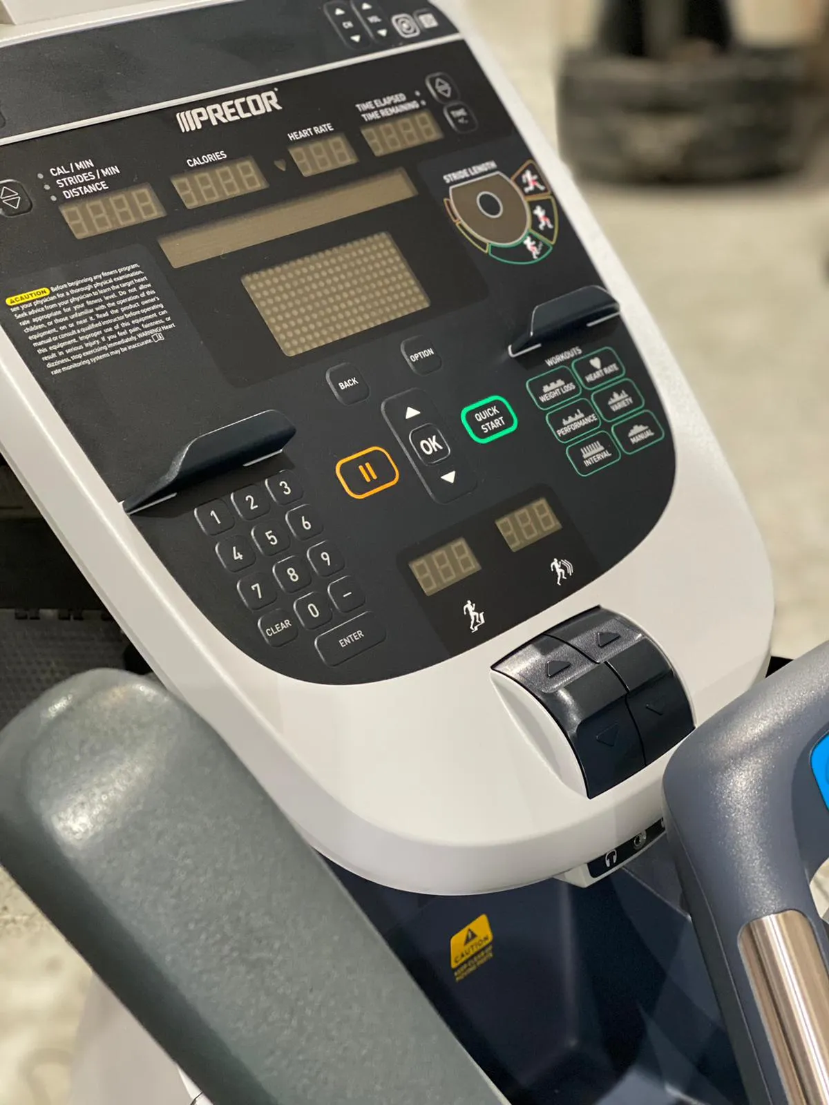 PRECOR AMT® 835 WITH OPEN STRIDE™ - Refurbished