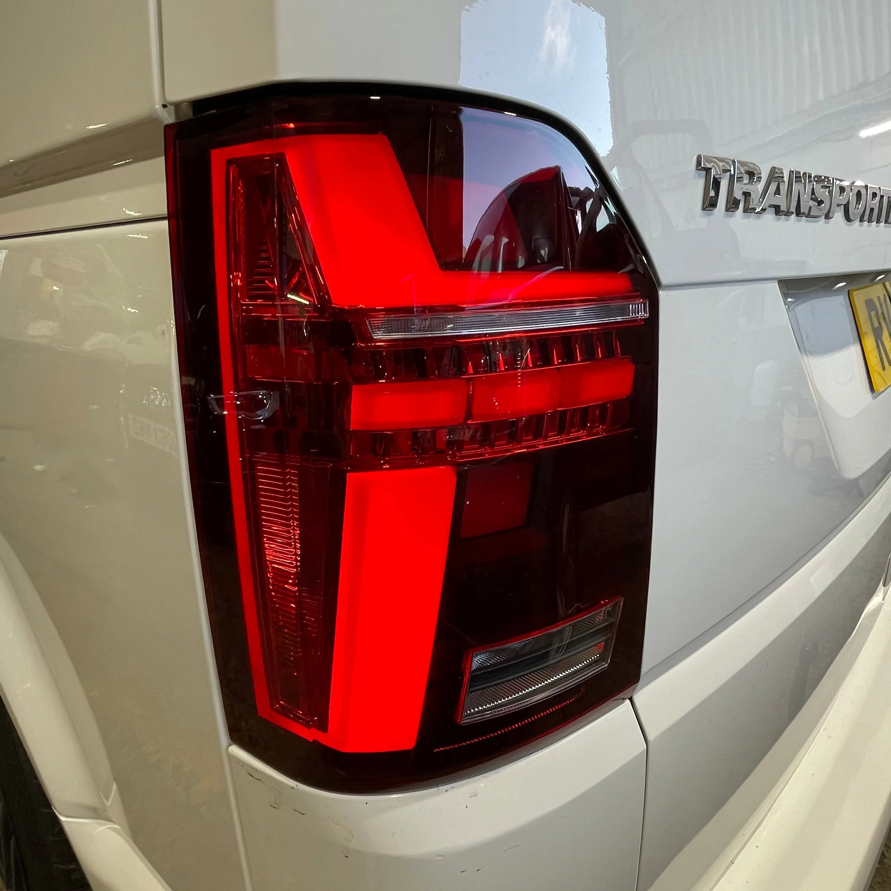 T6 Tailgate LED rear lights with dynamic indicator (T6.1 style) 2015 - 2019