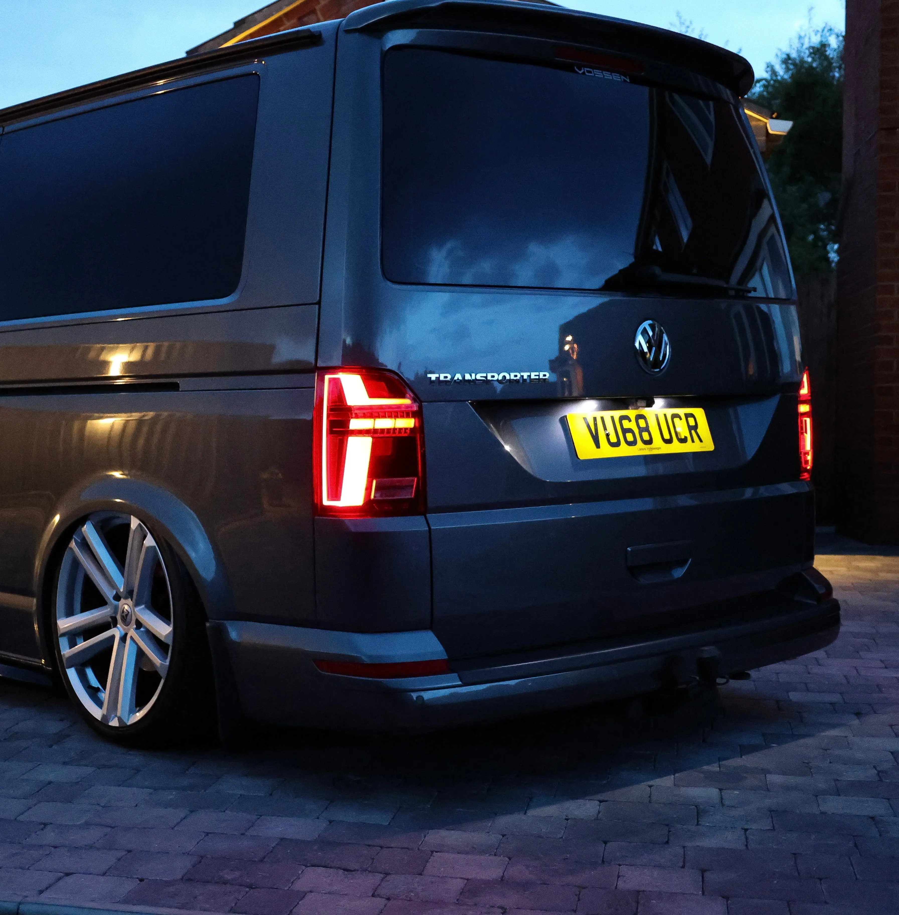 T6 Tailgate LED rear lights with dynamic indicator (T6.1 style) 2015 - 2019